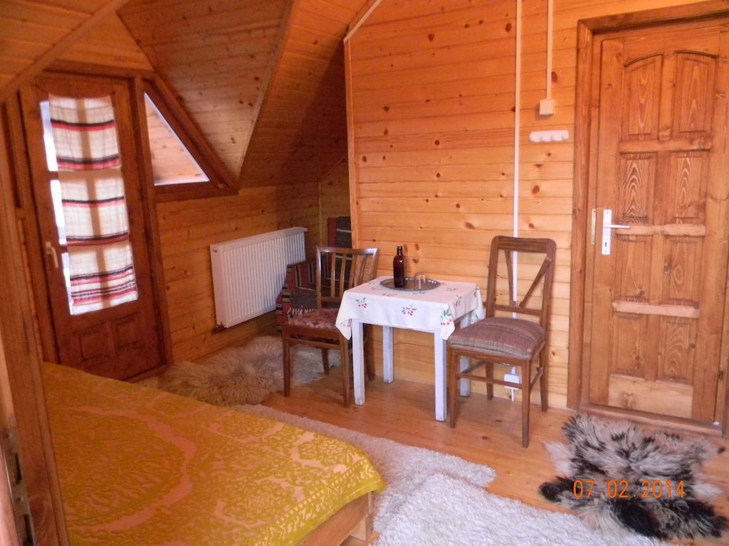 Kuekuello Vendeghaz Hotel Совата Стая снимка